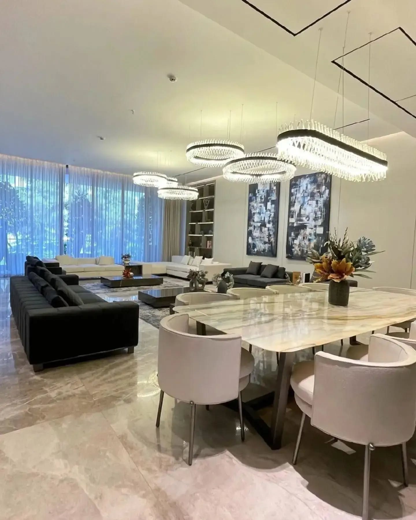 پذیرایی مملو از نور و هارمونی